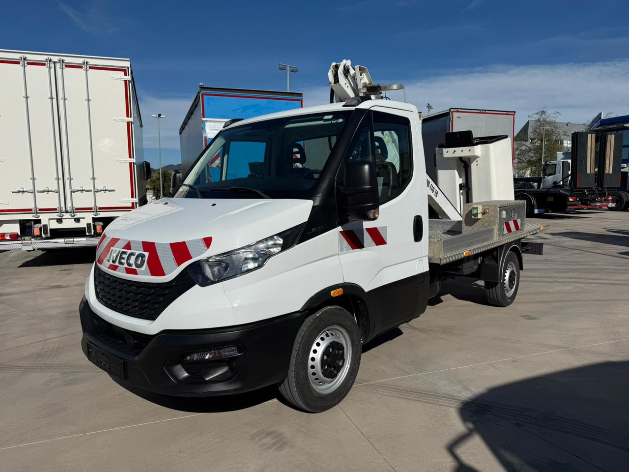 IVECO 35S14 Daily E6 (Basket) - 트럭 탑재 고가작업 플랫폼 : 사진 1 IVECO 35S14 Daily E6 (Basket) - 트럭 탑재 고가작업 플랫폼 : 사진 1