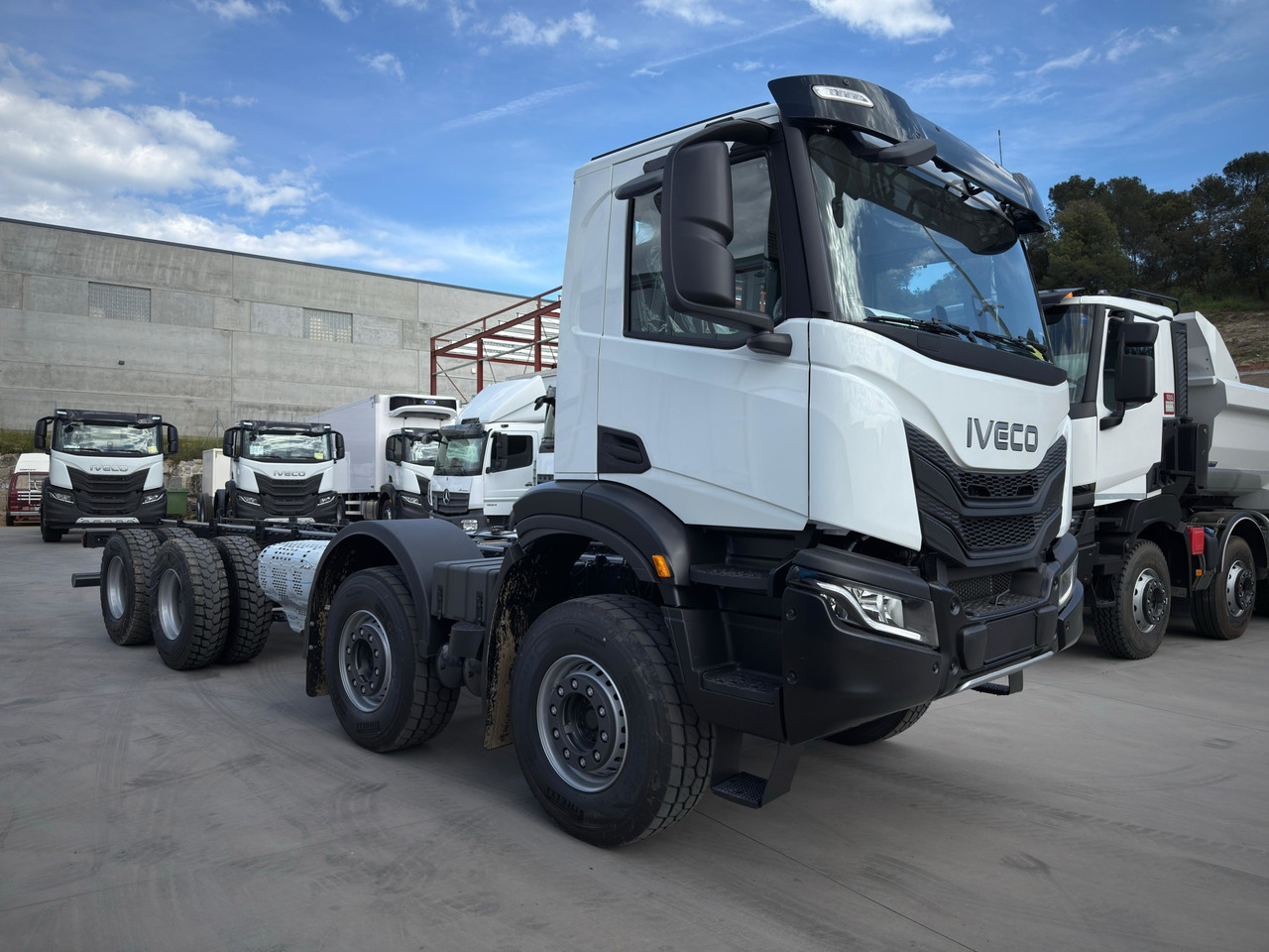 IVECO AD410T50 T-WAY 8x4 E6 (Chassis) - 캡 새시 트럭 : 사진 2 IVECO AD410T50 T-WAY 8x4 E6 (Chassis) - 캡 새시 트럭 : 사진 2