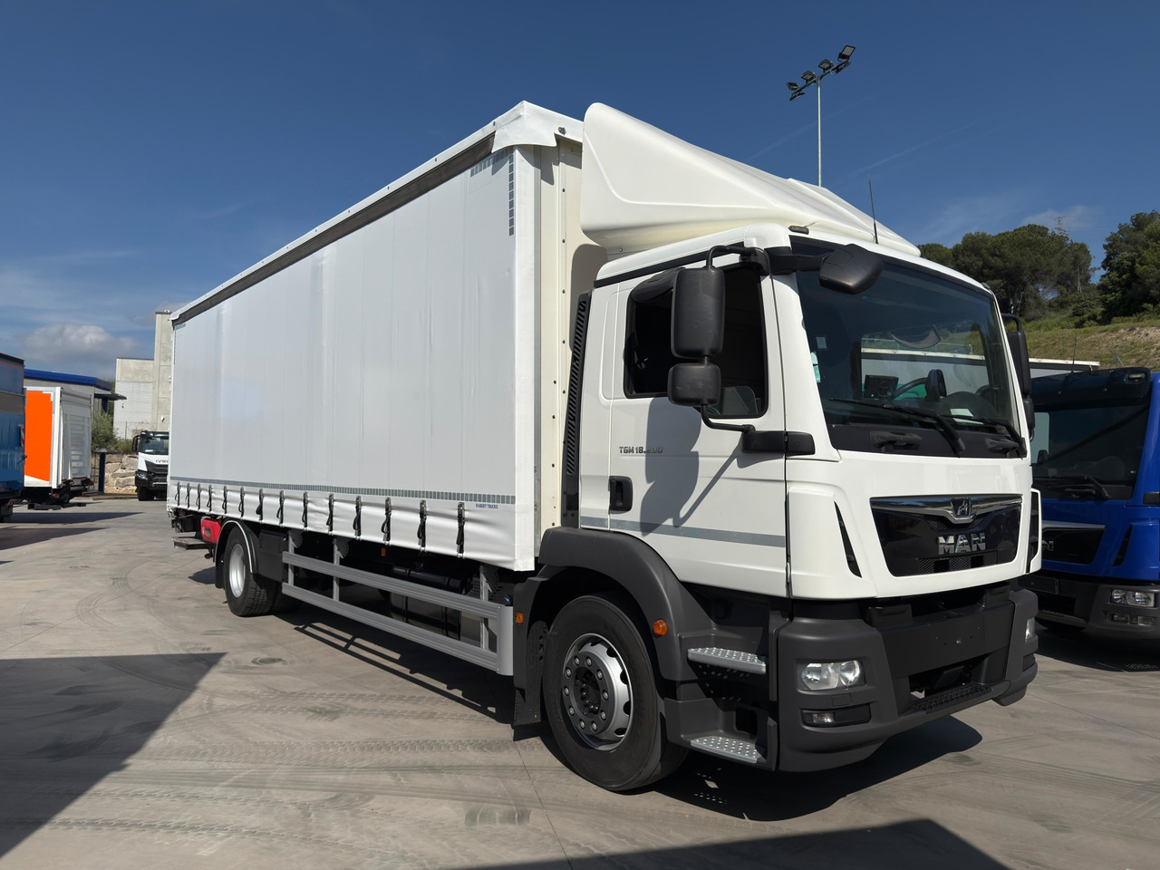 MAN 18.290 BL TGM E6 (Tauliner) - 커튼사이더 트럭 : 사진 2 MAN 18.290 BL TGM E6 (Tauliner) - 커튼사이더 트럭 : 사진 2