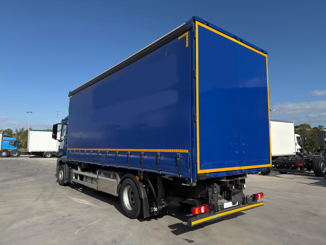 MERCEDES BENZ 18.33 Antos E6 (Self-portable) - 커튼사이더 트럭 : 사진 4 MERCEDES BENZ 18.33 Antos E6 (Self-portable) - 커튼사이더 트럭 : 사진 4