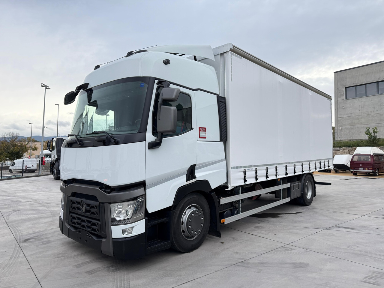RENAULT T430 E6 (Tauliner) - 커튼사이더 트럭 : 사진 1 RENAULT T430 E6 (Tauliner) - 커튼사이더 트럭 : 사진 1