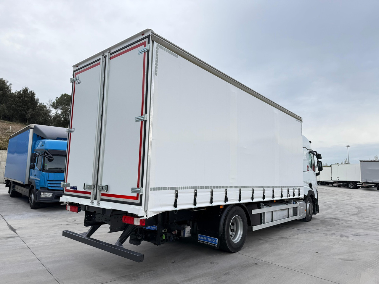 RENAULT T430 E6 (Tauliner) - 커튼사이더 트럭 : 사진 4 RENAULT T430 E6 (Tauliner) - 커튼사이더 트럭 : 사진 4