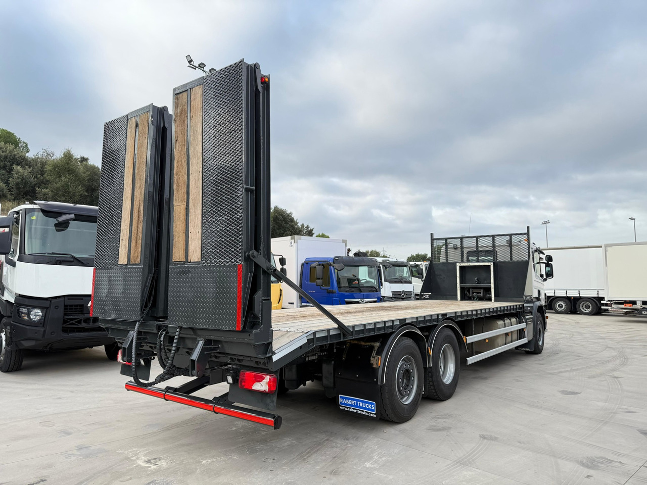 SCANIA P410 E6 (Machinery Carrier) - 자동 운반 장치 트럭 : 사진 3 SCANIA P410 E6 (Machinery Carrier) - 자동 운반 장치 트럭 : 사진 3