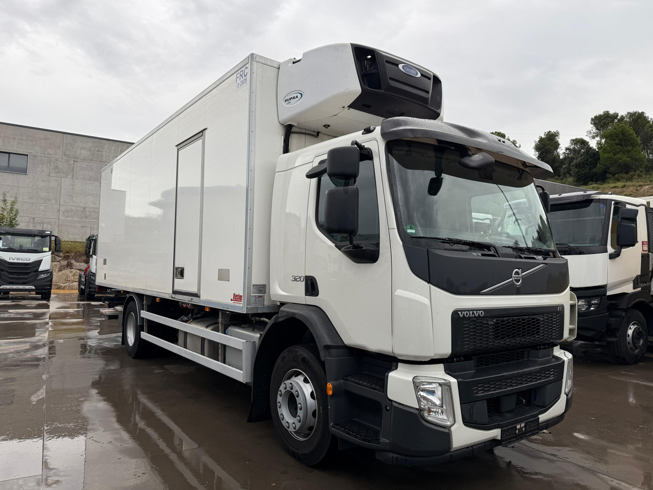 VOLVO FE320 E6 (Refrigerator) - 냉동탑차 : 사진 2 VOLVO FE320 E6 (Refrigerator) - 냉동탑차 : 사진 2