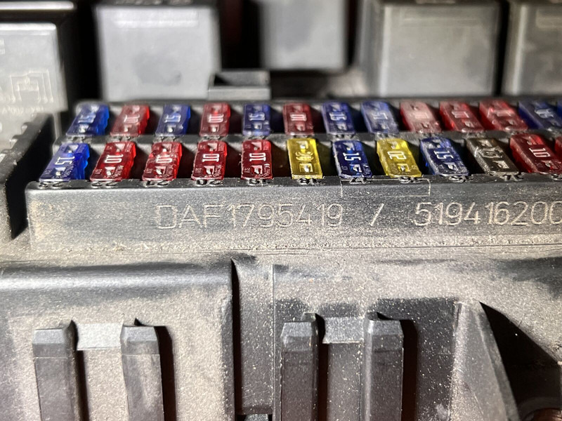 DAF - 전기 설비 : 사진 3 DAF - 전기 설비 : 사진 3