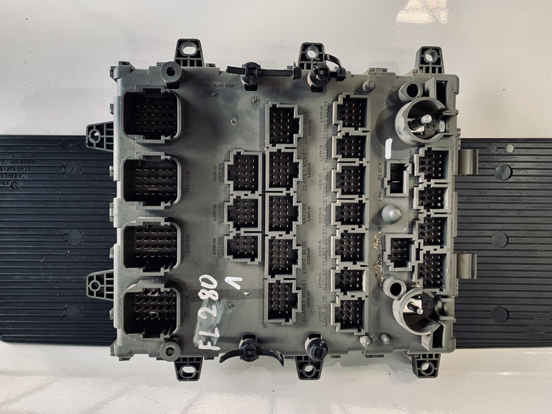 Volvo FL 280 - 전기 설비 : 사진 2 Volvo FL 280 - 전기 설비 : 사진 2