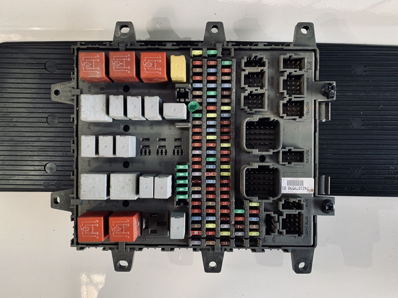 Volvo FL 280 - 전기 설비 : 사진 1 Volvo FL 280 - 전기 설비 : 사진 1