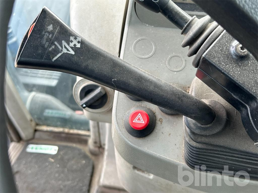장궤형 트랙터 Fendt 410 Vario (2001) : 사진 18