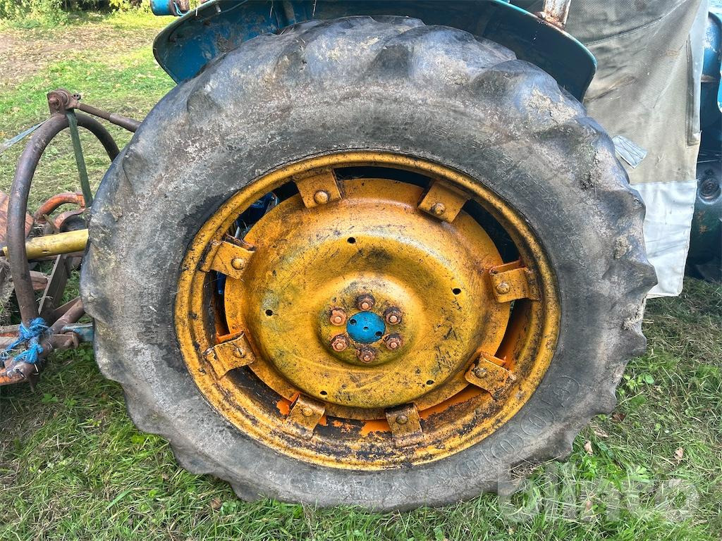 장궤형 트랙터 Fordson Power Major (1953) : 사진 25