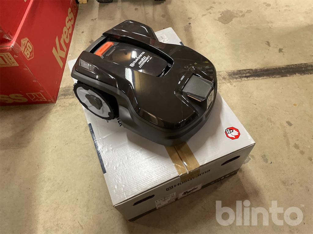 Husqvarna Automower 310 MARK II (2022) - 정원 모어 : 사진 3 Husqvarna Automower 310 MARK II (2022) - 정원 모어 : 사진 3