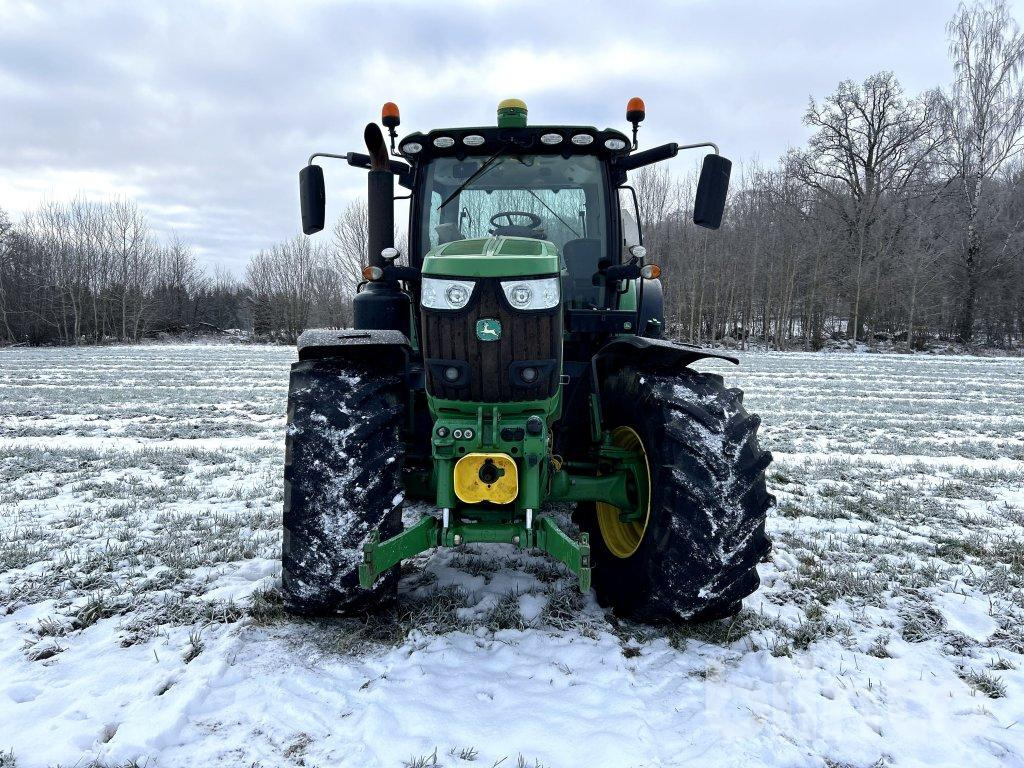 JOHN DEERE 6215R - 장궤형 트랙터 : 사진 2 JOHN DEERE 6215R - 장궤형 트랙터 : 사진 2