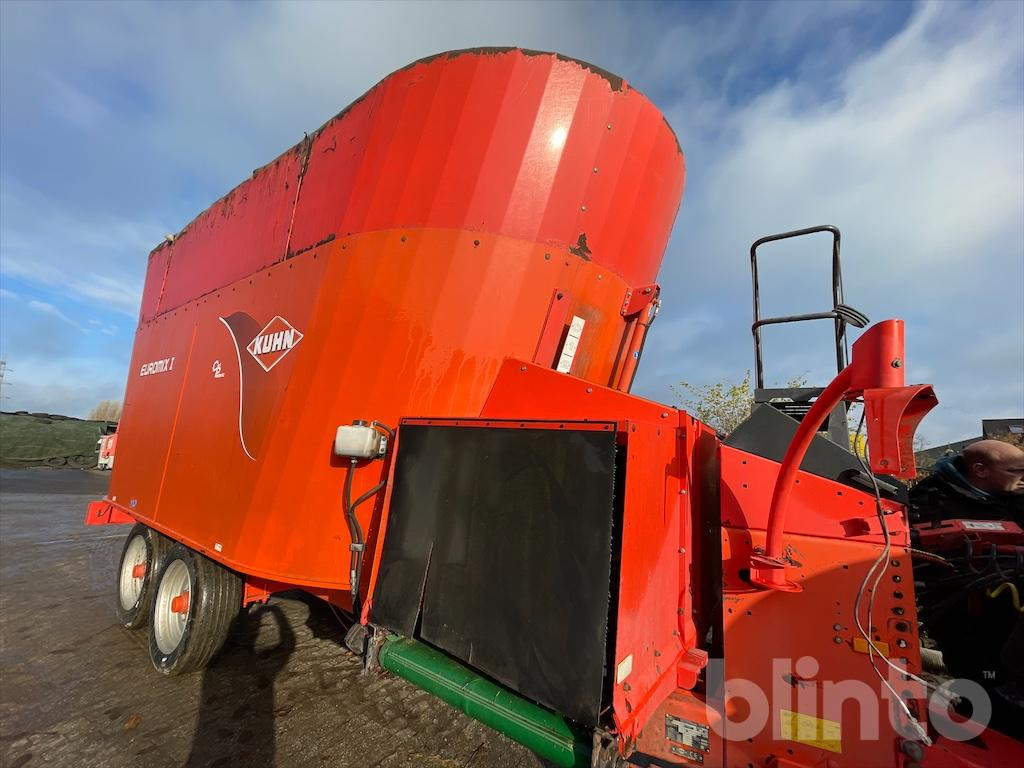 Kuhn EUV 281 EUROMIX I - 목초 믹서 : 사진 4 Kuhn EUV 281 EUROMIX I - 목초 믹서 : 사진 4