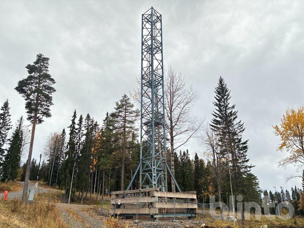 Linden 8552 (delar av byggkran) - 타워 크레인 : 사진 1 Linden 8552 (delar av byggkran) - 타워 크레인 : 사진 1