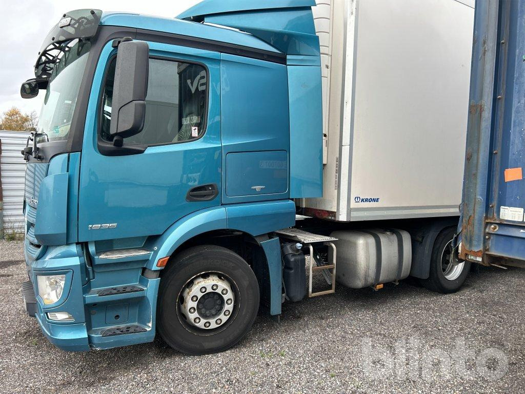 MERCEDES-BENZ 963-4-A - Krone SD - 트랙터 유닛, 냉동 세미 트레일러 : 사진 5 MERCEDES-BENZ 963-4-A - Krone SD - 트랙터 유닛, 냉동 세미 트레일러 : 사진 5