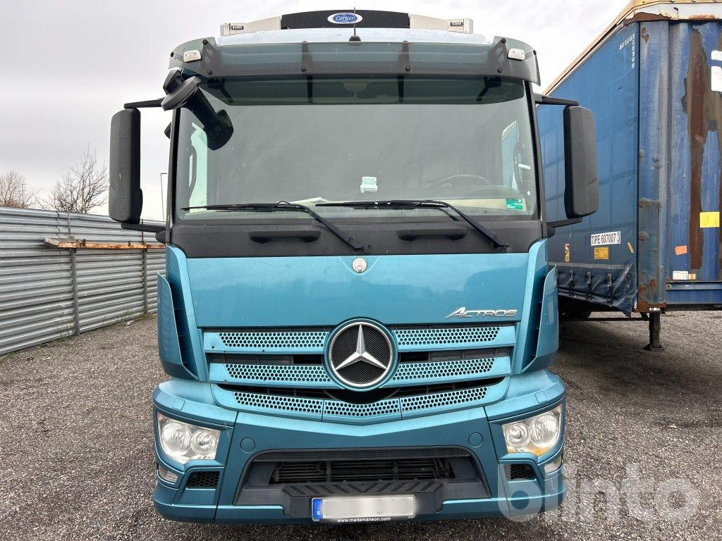 MERCEDES-BENZ 963-4-A - Krone SD - 트랙터 유닛, 냉동 세미 트레일러 : 사진 2 MERCEDES-BENZ 963-4-A - Krone SD - 트랙터 유닛, 냉동 세미 트레일러 : 사진 2