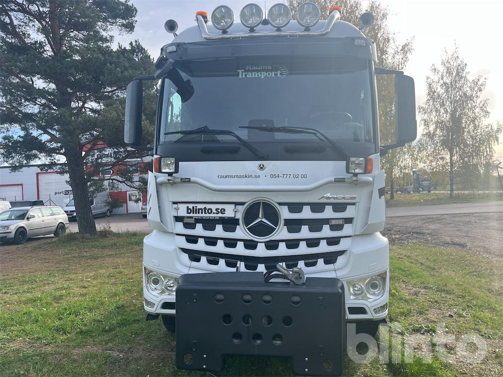 MERCEDES-BENZ Arocs 3251 8x4 - 후크 리프트 트럭 : 사진 4 MERCEDES-BENZ Arocs 3251 8x4 - 후크 리프트 트럭 : 사진 4