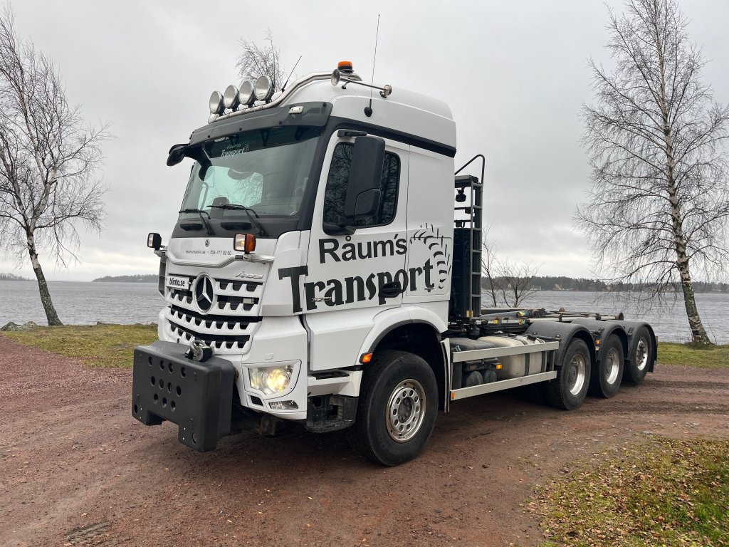 MERCEDES-BENZ Arocs 3251 8x4 - 후크 리프트 트럭 : 사진 1 MERCEDES-BENZ Arocs 3251 8x4 - 후크 리프트 트럭 : 사진 1