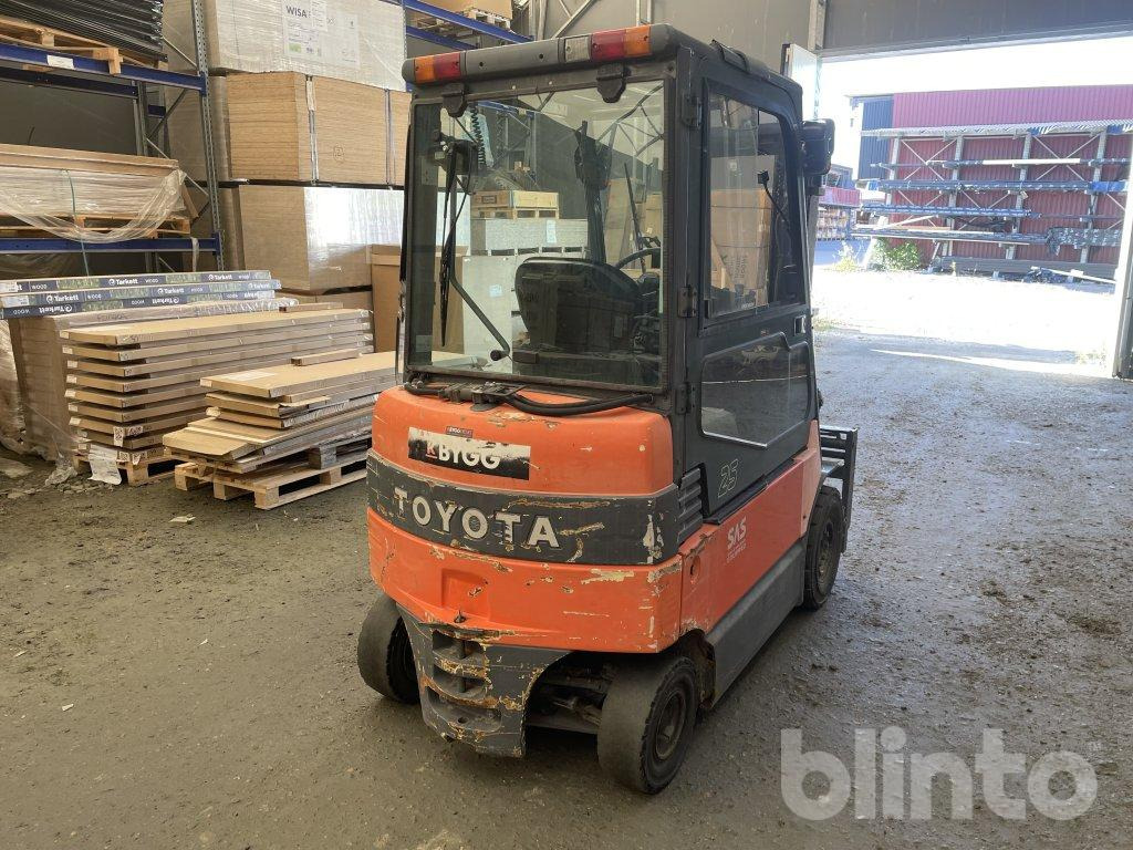 Toyota 7FBUF25 - 전기 지게차 : 사진 3 Toyota 7FBUF25 - 전기 지게차 : 사진 3