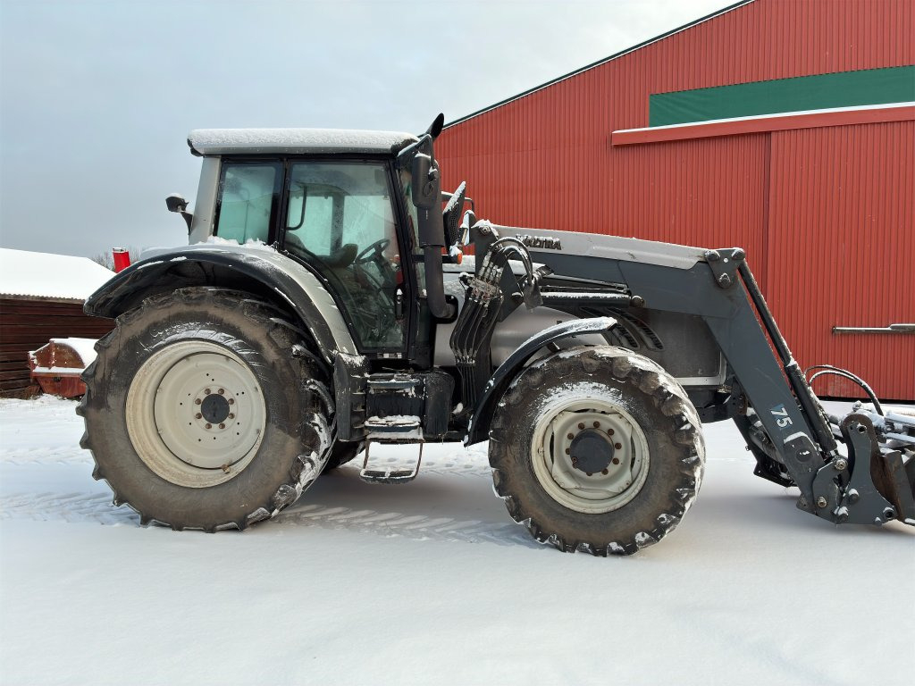 VALTRA T202 med lastare - 장궤형 트랙터 : 사진 4 VALTRA T202 med lastare - 장궤형 트랙터 : 사진 4