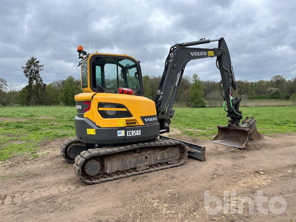 Volvo ECR58D med 5 redskap - 크롤러 굴삭기 : 사진 3 Volvo ECR58D med 5 redskap - 크롤러 굴삭기 : 사진 3