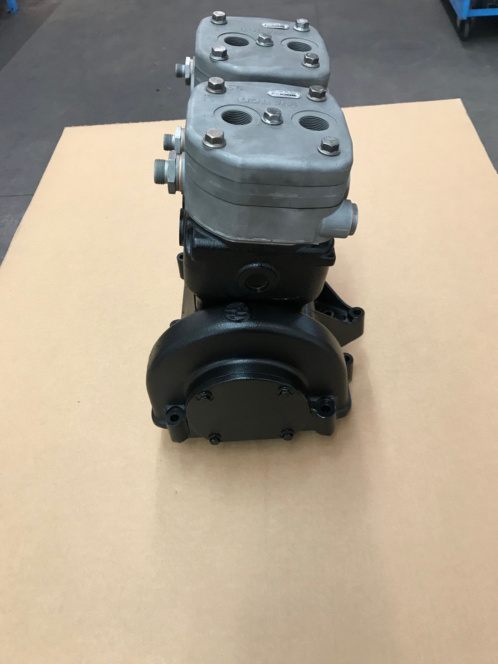 COMPRESSORE ARIA BICILINDRICO RAFFREDDATO AD ACQUA - MAN 51541007190 - 공기 압축기 : 사진 4 COMPRESSORE ARIA BICILINDRICO RAFFREDDATO AD ACQUA - MAN 51541007190 - 공기 압축기 : 사진 4