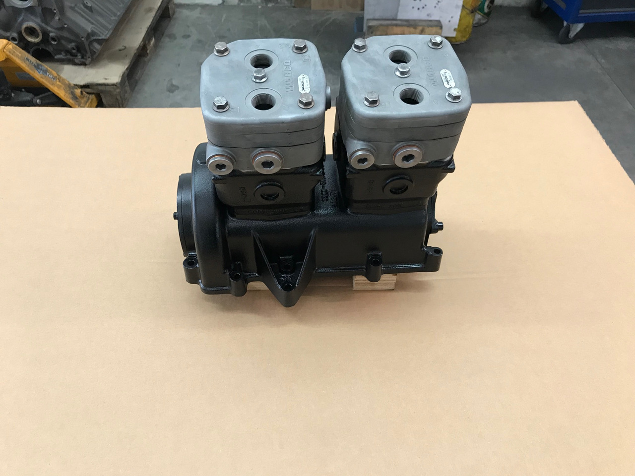 COMPRESSORE ARIA BICILINDRICO RAFFREDDATO AD ACQUA - MAN 51541007190 - 공기 압축기 : 사진 3 COMPRESSORE ARIA BICILINDRICO RAFFREDDATO AD ACQUA - MAN 51541007190 - 공기 압축기 : 사진 3