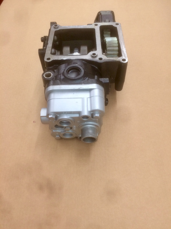 COMPRESSORE ARIA MONOCILINDRICO CON PRESA DI FORZA MAN / KNORR - 공기 압축기 : 사진 5 COMPRESSORE ARIA MONOCILINDRICO CON PRESA DI FORZA MAN / KNORR - 공기 압축기 : 사진 5