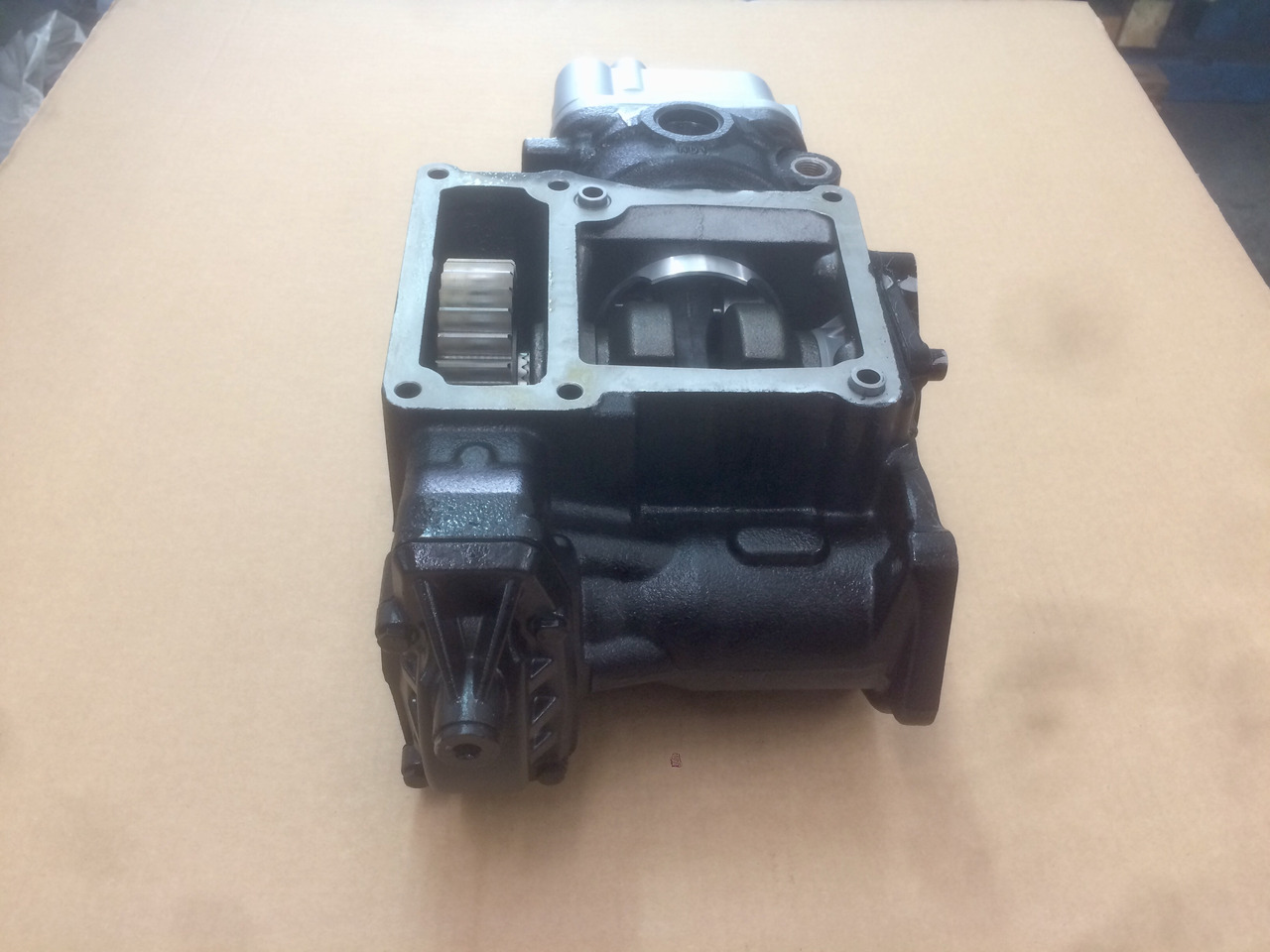 COMPRESSORE ARIA MONOCILINDRICO CON PRESA DI FORZA MAN / KNORR - 공기 압축기 : 사진 3 COMPRESSORE ARIA MONOCILINDRICO CON PRESA DI FORZA MAN / KNORR - 공기 압축기 : 사진 3