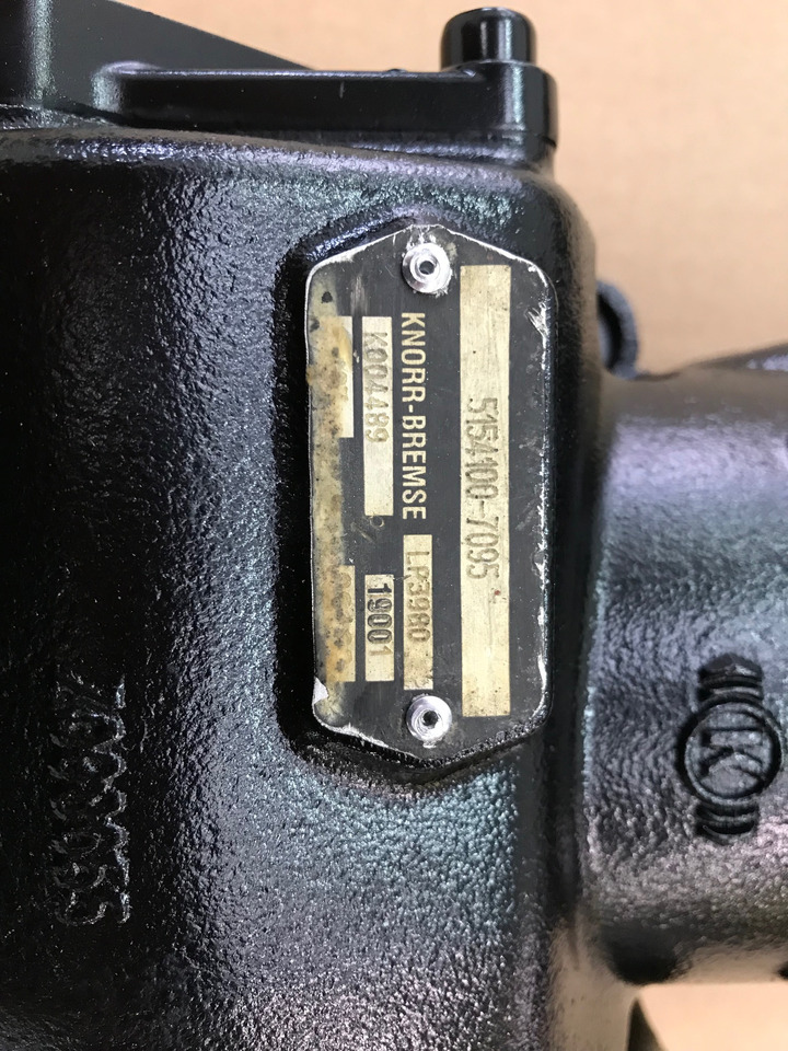 COMPRESSORE ARIA MONOCILINDRICO MAN 51541007095 - 공기 압축기 : 사진 3 COMPRESSORE ARIA MONOCILINDRICO MAN 51541007095 - 공기 압축기 : 사진 3