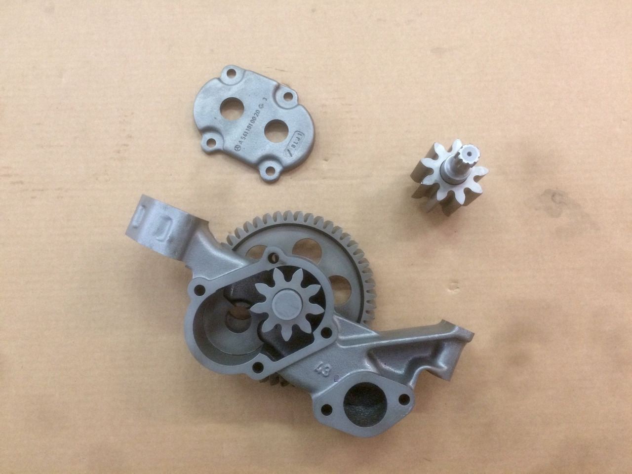 POMPA OLIO MOTORE MERCEDES OM457HLA - 오일 펌프 트럭 용 : 사진 2 POMPA OLIO MOTORE MERCEDES OM457HLA - 오일 펌프 트럭 용 : 사진 2