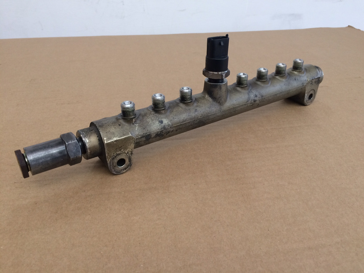 TUBO PRESSIONE COMMON RAIL MAN 51103116062 - 연료 시스템 : 사진 3 TUBO PRESSIONE COMMON RAIL MAN 51103116062 - 연료 시스템 : 사진 3