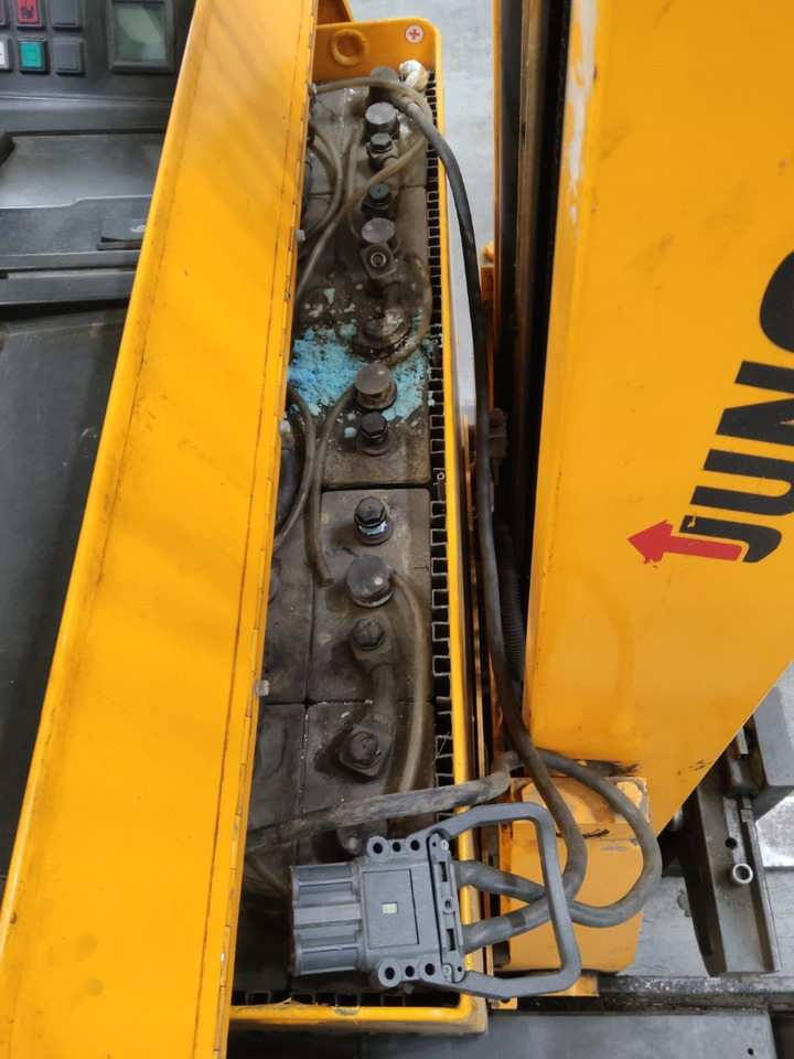 Jungheinrich ETV14 - 리치 트럭 : 사진 4 Jungheinrich ETV14 - 리치 트럭 : 사진 4