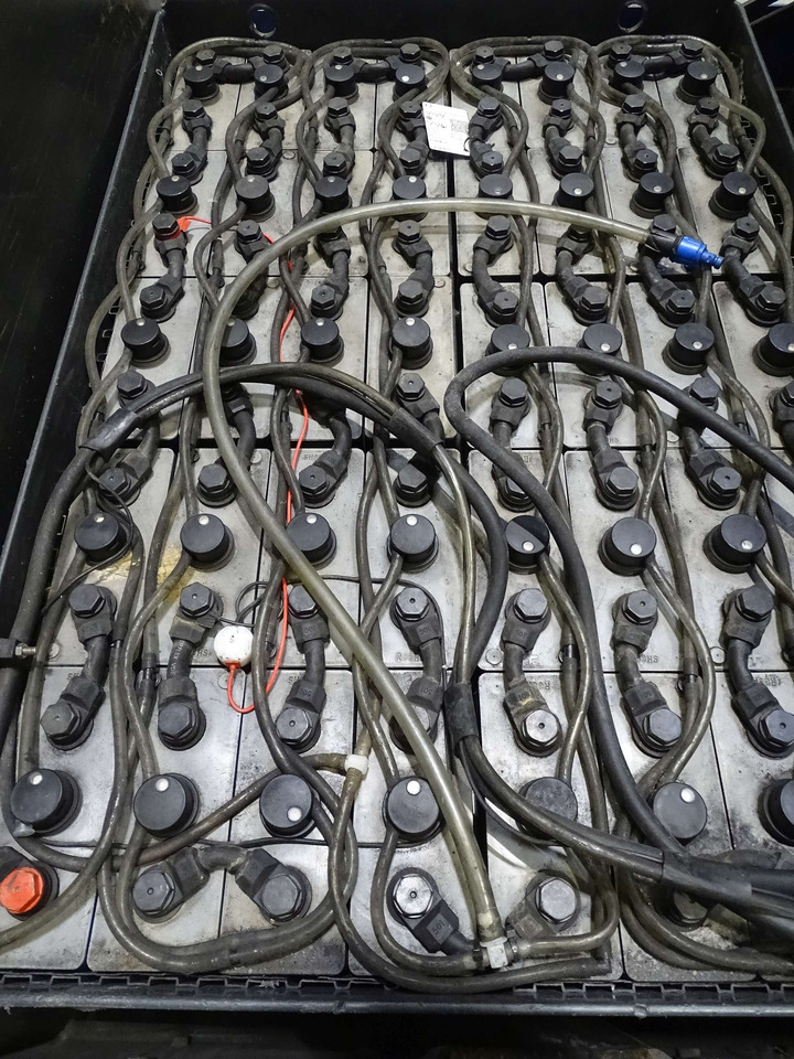 Linde P250 - 견인 트랙터 : 사진 4 Linde P250 - 견인 트랙터 : 사진 4