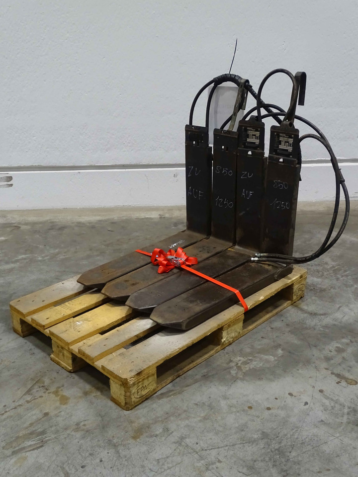 Weitere 2XANBAUGERÄTE - 포크 : 사진 1 Weitere 2XANBAUGERÄTE - 포크 : 사진 1