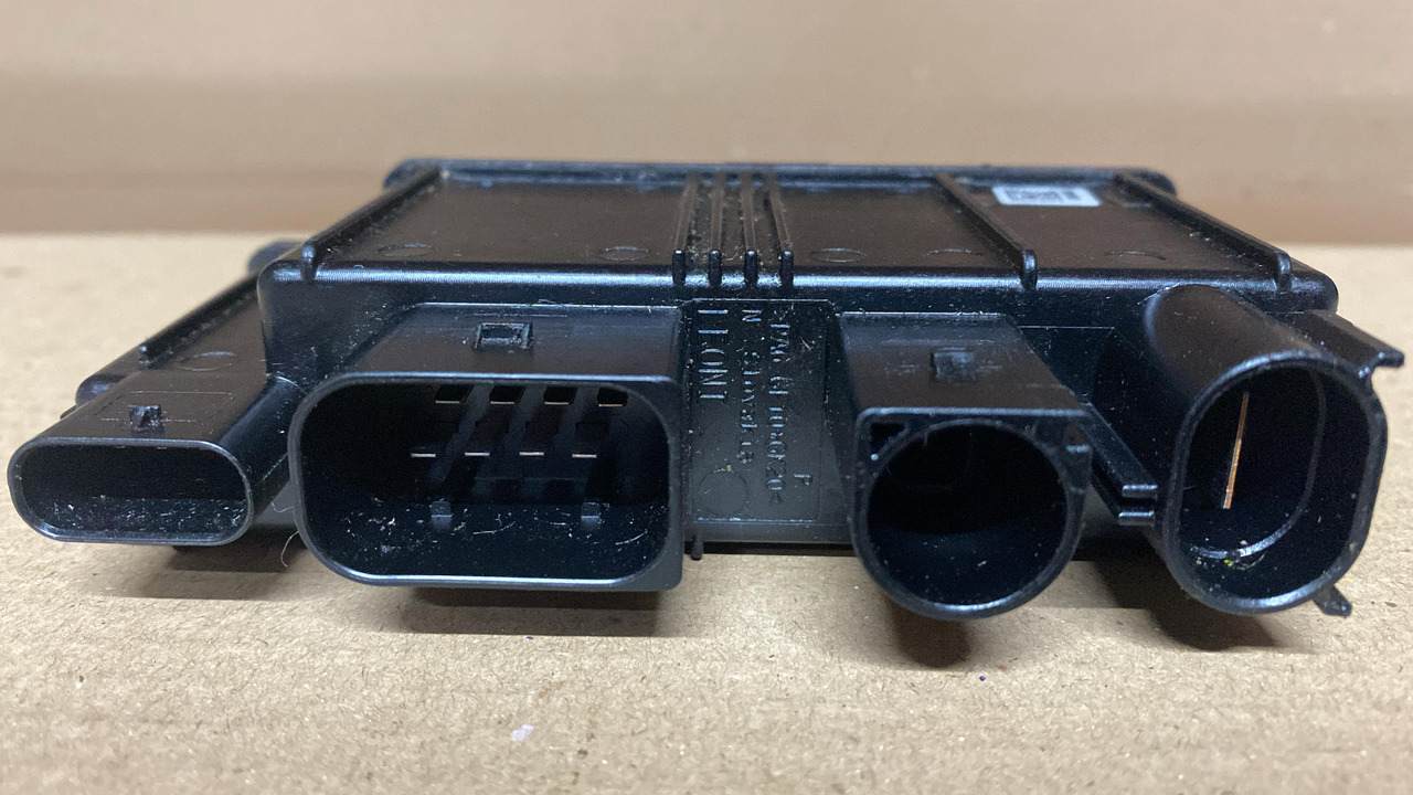 BMW PD8644475 - ECU : 사진 3 BMW PD8644475 - ECU : 사진 3