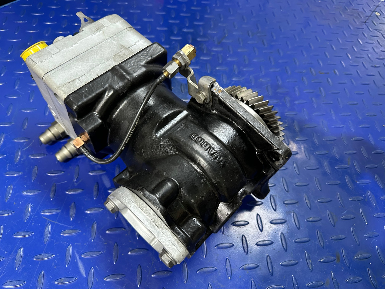 Mercedes Atego 3 Euro 6 Wabco Air Compressor A0011307615 - 예비 부속 트럭 용 : 사진 2 Mercedes Atego 3 Euro 6 Wabco Air Compressor A0011307615 - 예비 부속 트럭 용 : 사진 2