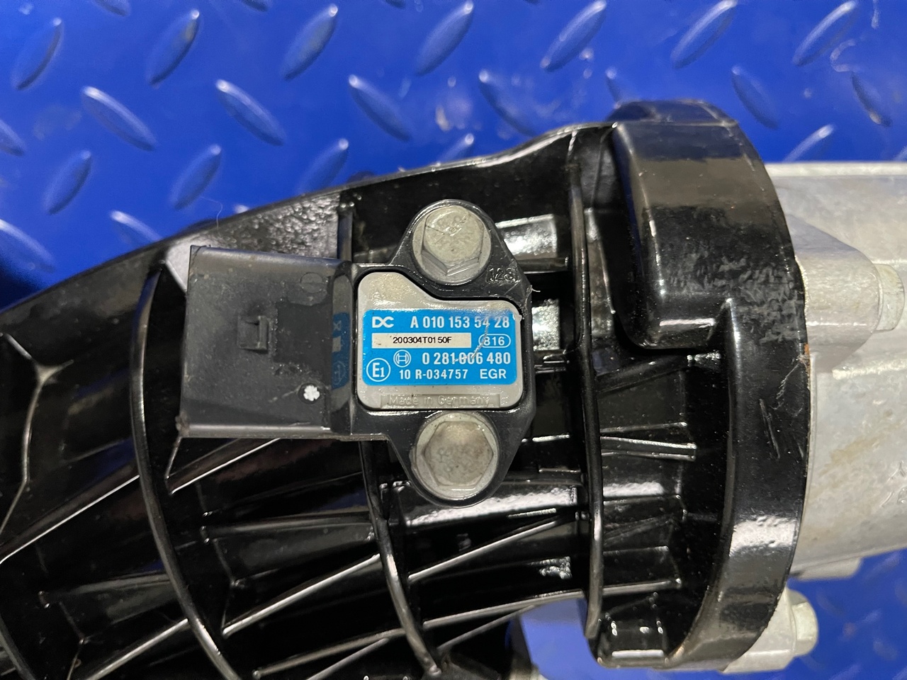 Mercedes-Benz EURO 6 Pressure Sensor A0101535428 - 공기 흡입 시스템 : 사진 2 Mercedes-Benz EURO 6 Pressure Sensor A0101535428 - 공기 흡입 시스템 : 사진 2