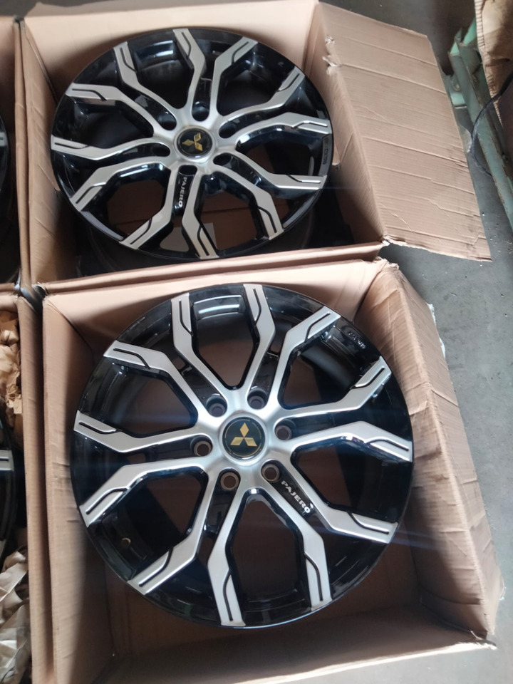 Mitsubishi Pajero L200 20 Zoll original Rims KBA50710 - 림 차량 용 : 사진 3 Mitsubishi Pajero L200 20 Zoll original Rims KBA50710 - 림 차량 용 : 사진 3