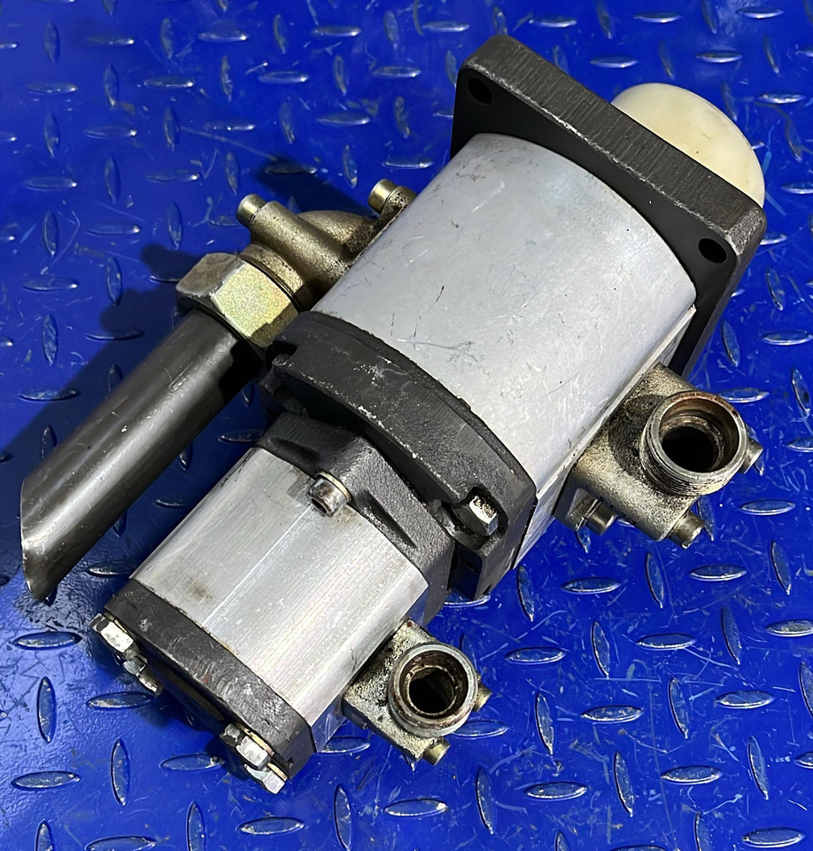 REXROTH BOSCH Hydraulic Pump 0510768007(1517222311) - 유압 펌프 : 사진 2 REXROTH BOSCH Hydraulic Pump 0510768007(1517222311) - 유압 펌프 : 사진 2