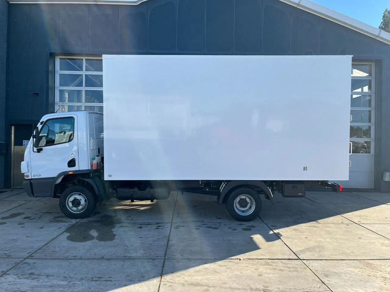 Mercedes-Benz Accelo 915 4x2 Closed Cargo Truck - 박스 트럭 : 사진 2 Mercedes-Benz Accelo 915 4x2 Closed Cargo Truck - 박스 트럭 : 사진 2