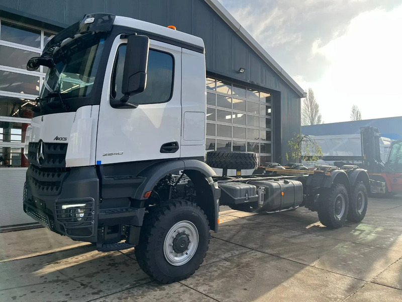 Mercedes-Benz Arocs 3340 A 6x6 Chassis cabin - 캡 새시 트럭 : 사진 1 Mercedes-Benz Arocs 3340 A 6x6 Chassis cabin - 캡 새시 트럭 : 사진 1