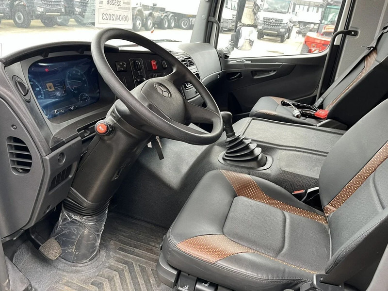 Interior photo 1: 신규 냉동탑차 Mercedes-Benz Atego 1725 4x4 Refrigerator Truck (6 units)