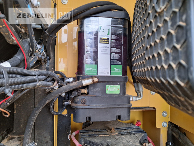 크롤러 굴삭기 Cat 320GC : 사진 30