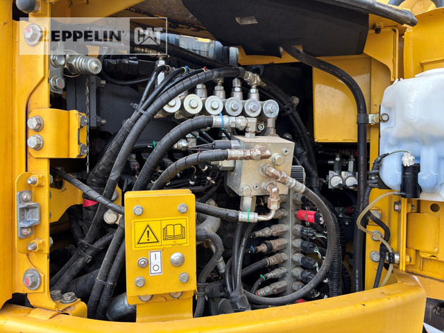 크롤러 굴삭기 Komatsu PC228 : 사진 15