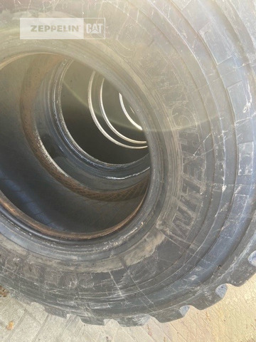 Michelin 4x 20.5R25XHA - 타이어 건설기계 용 : 사진 4 Michelin 4x 20.5R25XHA - 타이어 건설기계 용 : 사진 4