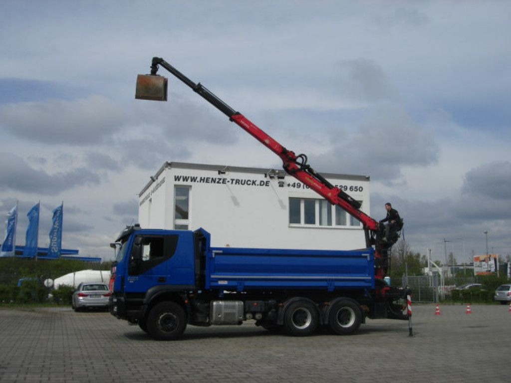 Iveco TRACKER 260T50 6x4 3-Achs Kipper Heckkran Espilo - 크레인 트럭 : 사진 1 Iveco TRACKER 260T50 6x4 3-Achs Kipper Heckkran Espilo - 크레인 트럭 : 사진 1