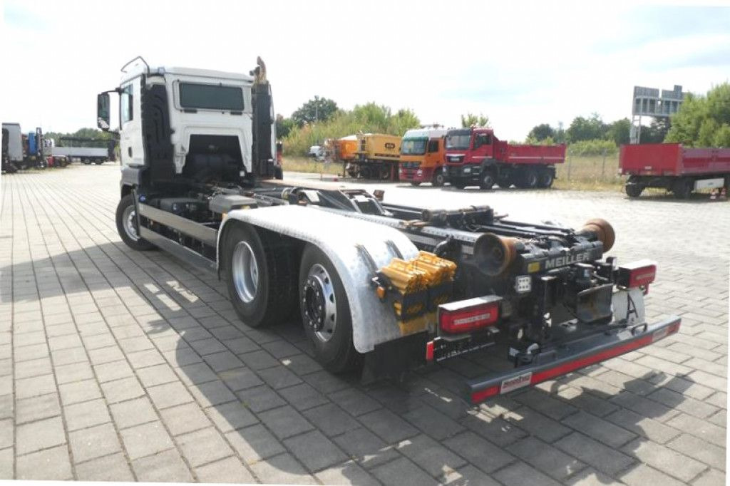 MAN TG-S 26.420/6x2 Abrollkipper - 후크 리프트 트럭 : 사진 4 MAN TG-S 26.420/6x2 Abrollkipper - 후크 리프트 트럭 : 사진 4
