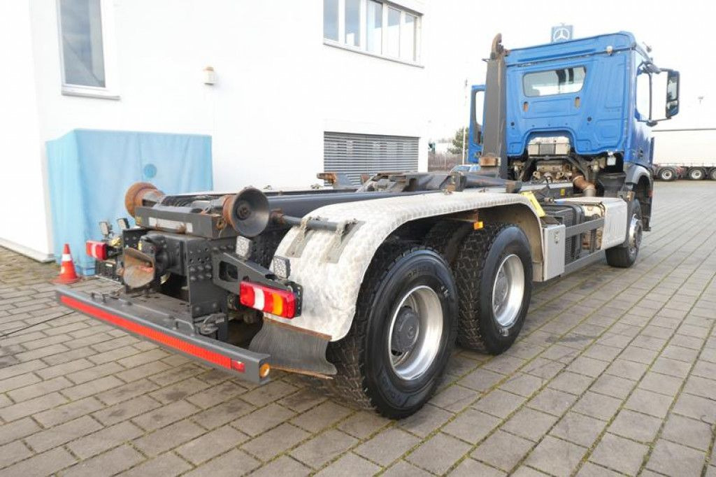 Mercedes-Benz Arocs 2645 K 6x4 Abrollkipper Meiller deutsch to - 후크 리프트 트럭 : 사진 3 Mercedes-Benz Arocs 2645 K 6x4 Abrollkipper Meiller deutsch to - 후크 리프트 트럭 : 사진 3