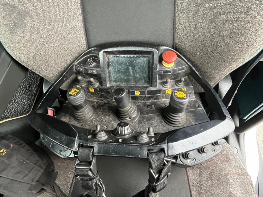 VOLVO (S) Truck FM 420 6x2 Pritsche Heckkran 27m t,Funk,Jib ,E6 - 드롭사이드/ 플랫베드 트럭, 크레인 트럭 : 사진 2 VOLVO (S) Truck FM 420 6x2 Pritsche Heckkran 27m t,Funk,Jib ,E6 - 드롭사이드/ 플랫베드 트럭, 크레인 트럭 : 사진 2