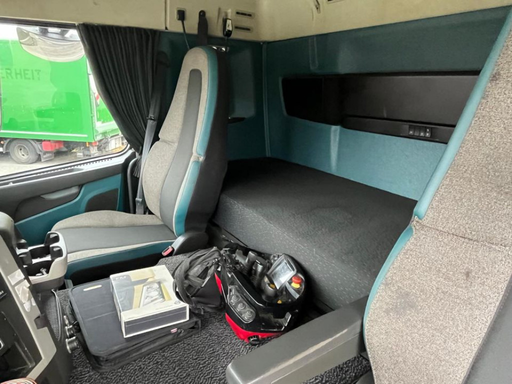 VOLVO (S) Truck FM 420 6x2 Pritsche Heckkran 27m t,Funk,Jib ,E6 - 드롭사이드/ 플랫베드 트럭, 크레인 트럭 : 사진 3 VOLVO (S) Truck FM 420 6x2 Pritsche Heckkran 27m t,Funk,Jib ,E6 - 드롭사이드/ 플랫베드 트럭, 크레인 트럭 : 사진 3